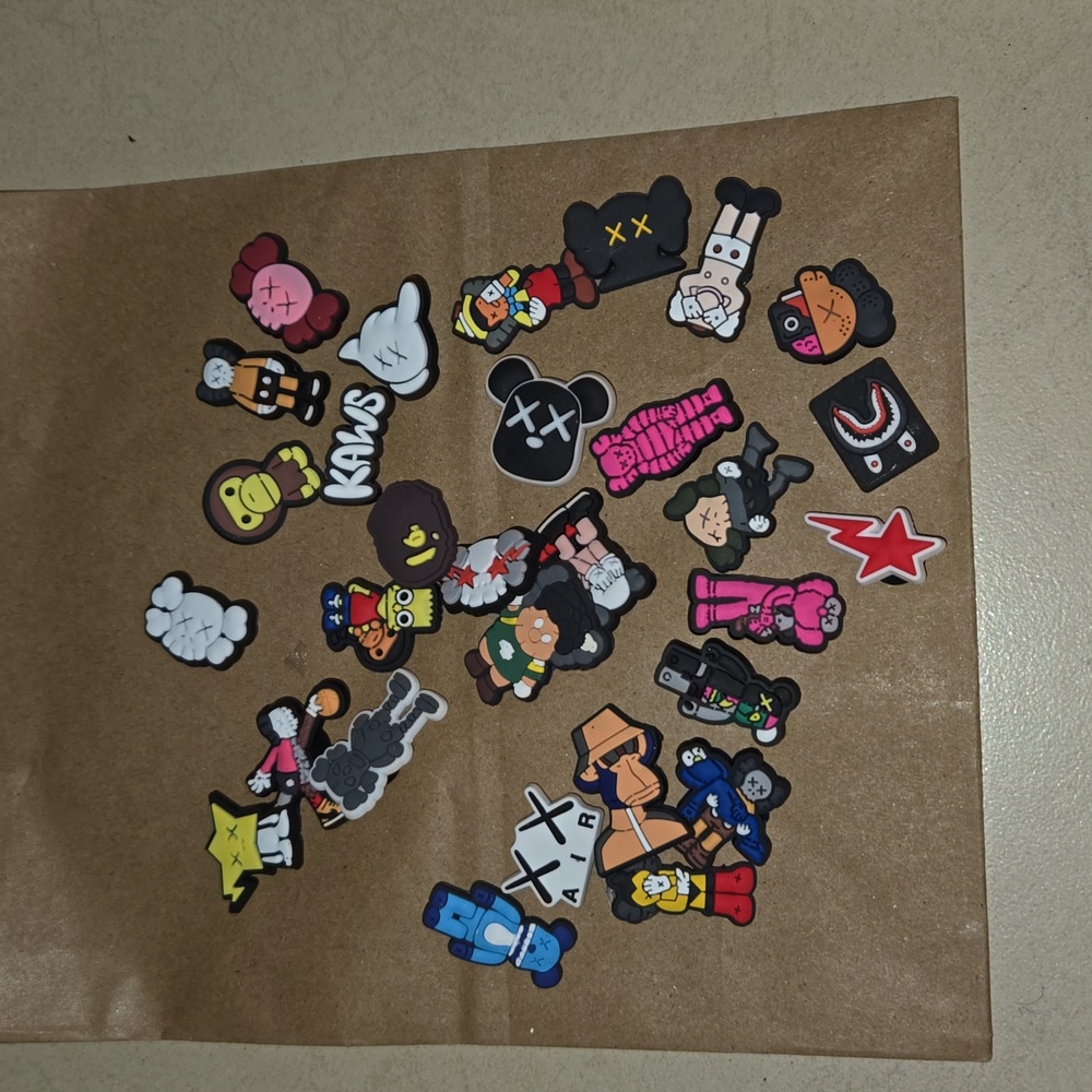 Kaws croc charms 30ct
